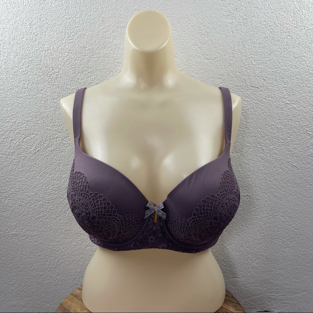 Victoria’s Secret l 38DDD Body by Victoria Purple Lace Embroidery Lined Demi Bra